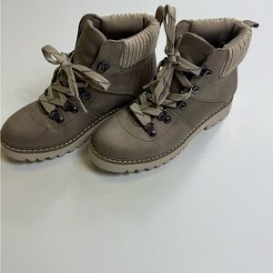 Cliffs by WHITE MOUNTAIN Women's Lace Up Boots - Taupe